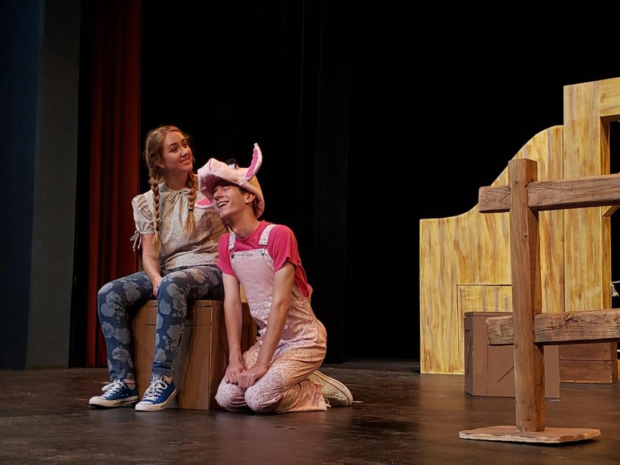 Katie King and Carson Skidmore as their characters Fern and Wilbur. Photo courtesy of Vivian Duncan.